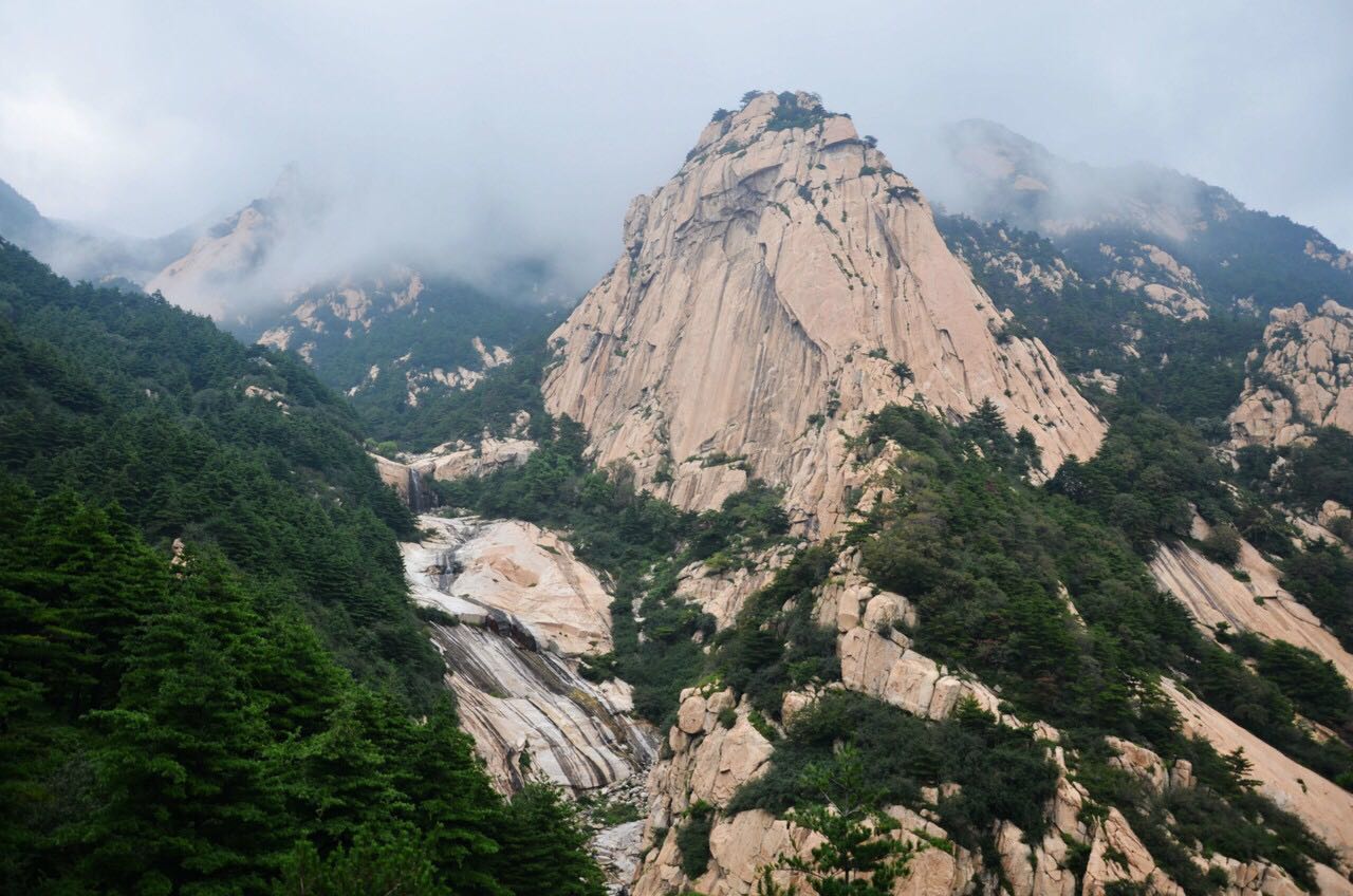 会当凌绝顶一览众山小写的是哪座山？杜甫这首诗里说的是泰山 第1张