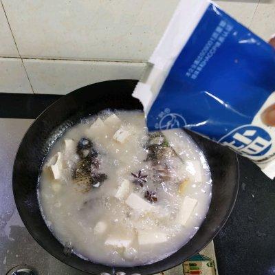 鲤鱼豆腐汤怎么做好吃（家常鲫鱼豆腐汤做法） 第19张