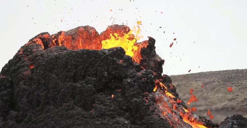 富士山在哪里？位于日本本州岛中南部 第9张