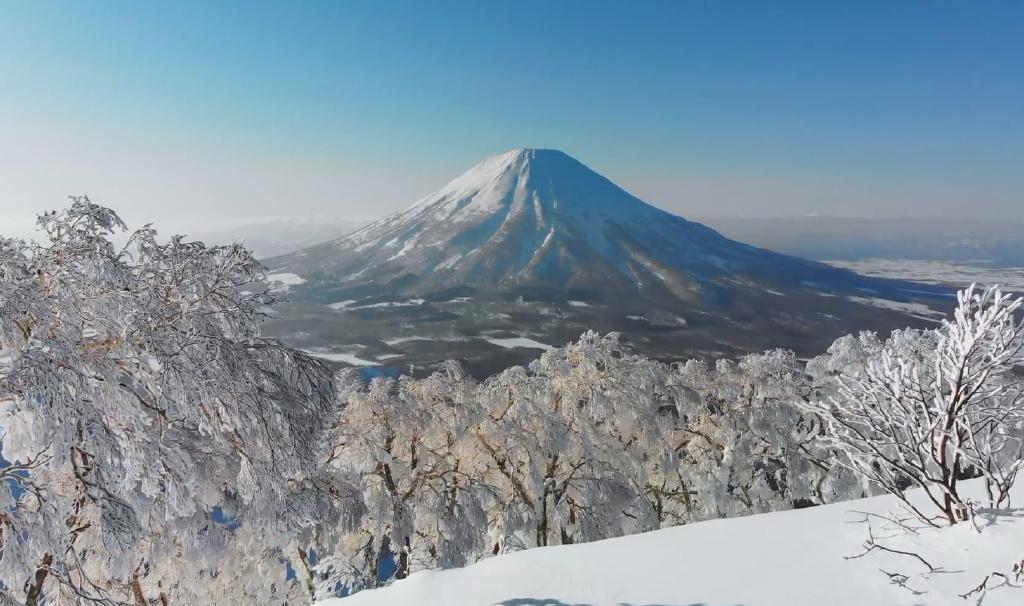 富士山在哪里？位于日本本州岛中南部 第13张